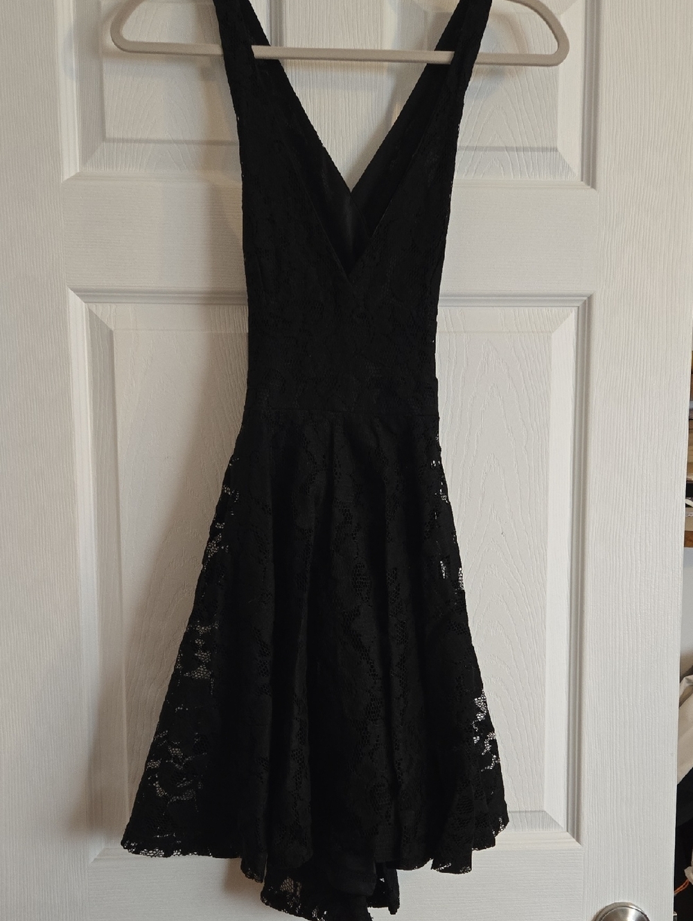 L'ATISTE Black Cross-Back Lace Fit-and-Flare Dress